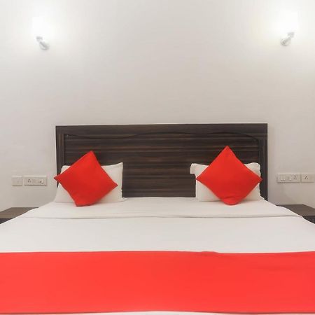 โอโย 45552 เซ็นทรัล โฮเต็ล Hotel คาจูราโฮ ภายนอก รูปภาพ